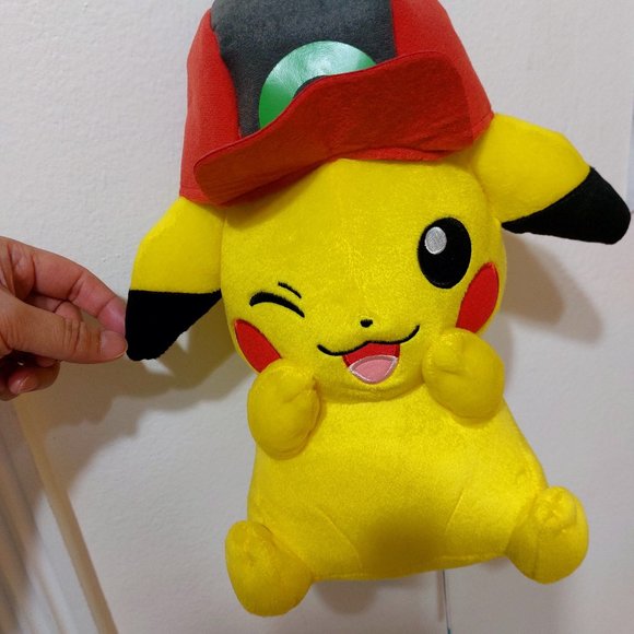 Pokemon The Movie Pikachu With Ash’s Hat Plush Yellow Smiling Cutie - Picture 2 of 11